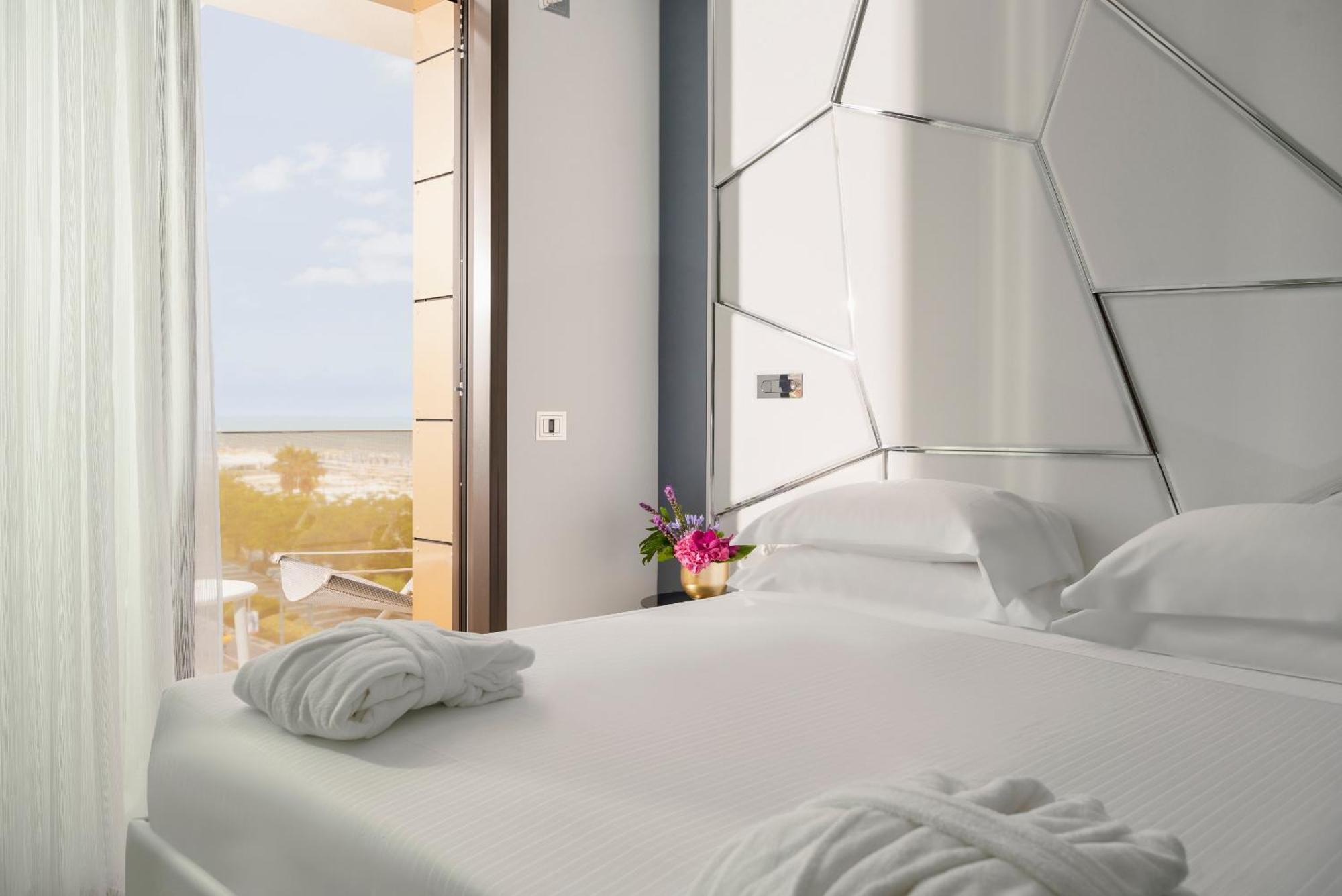 The Promenade Luxury Wellness Hotel Riccione Exterior foto